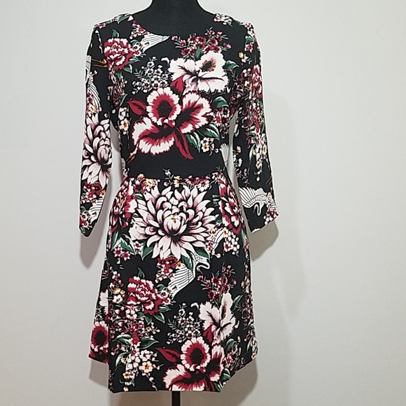 Nicole Miller Dresses & Skirts - Nicole Miller Floral Print with Pockets NWT
